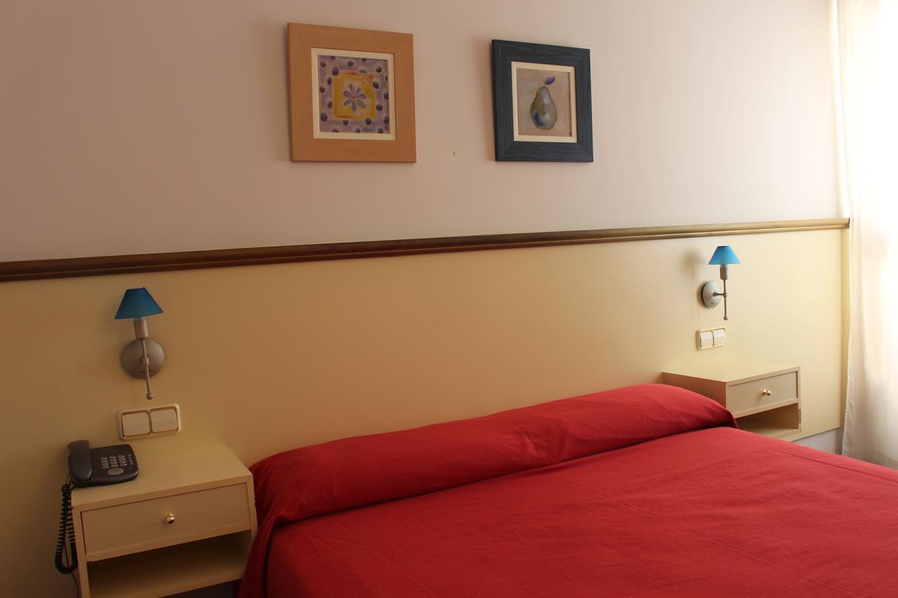 Hotel Velilla เบลีญา เด ซานอันโตนิโอ ภายนอก รูปภาพ