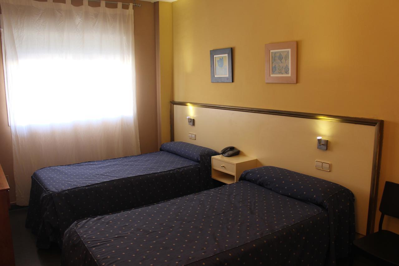 Hotel Velilla เบลีญา เด ซานอันโตนิโอ ภายนอก รูปภาพ