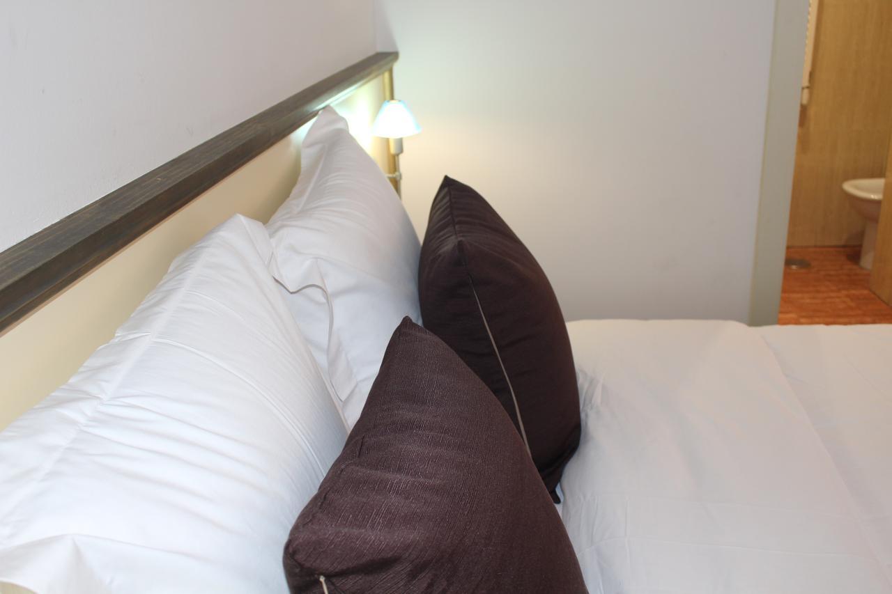 Hotel Velilla เบลีญา เด ซานอันโตนิโอ ภายนอก รูปภาพ