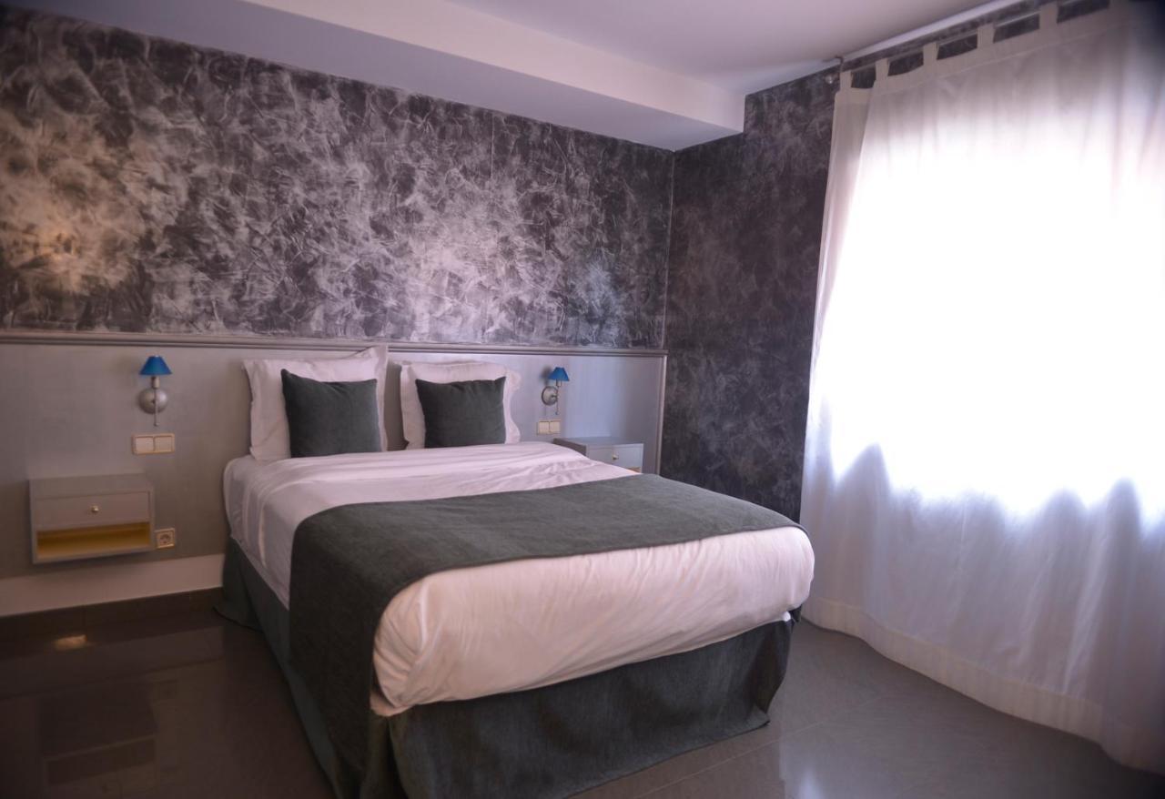 Hotel Velilla เบลีญา เด ซานอันโตนิโอ ภายนอก รูปภาพ