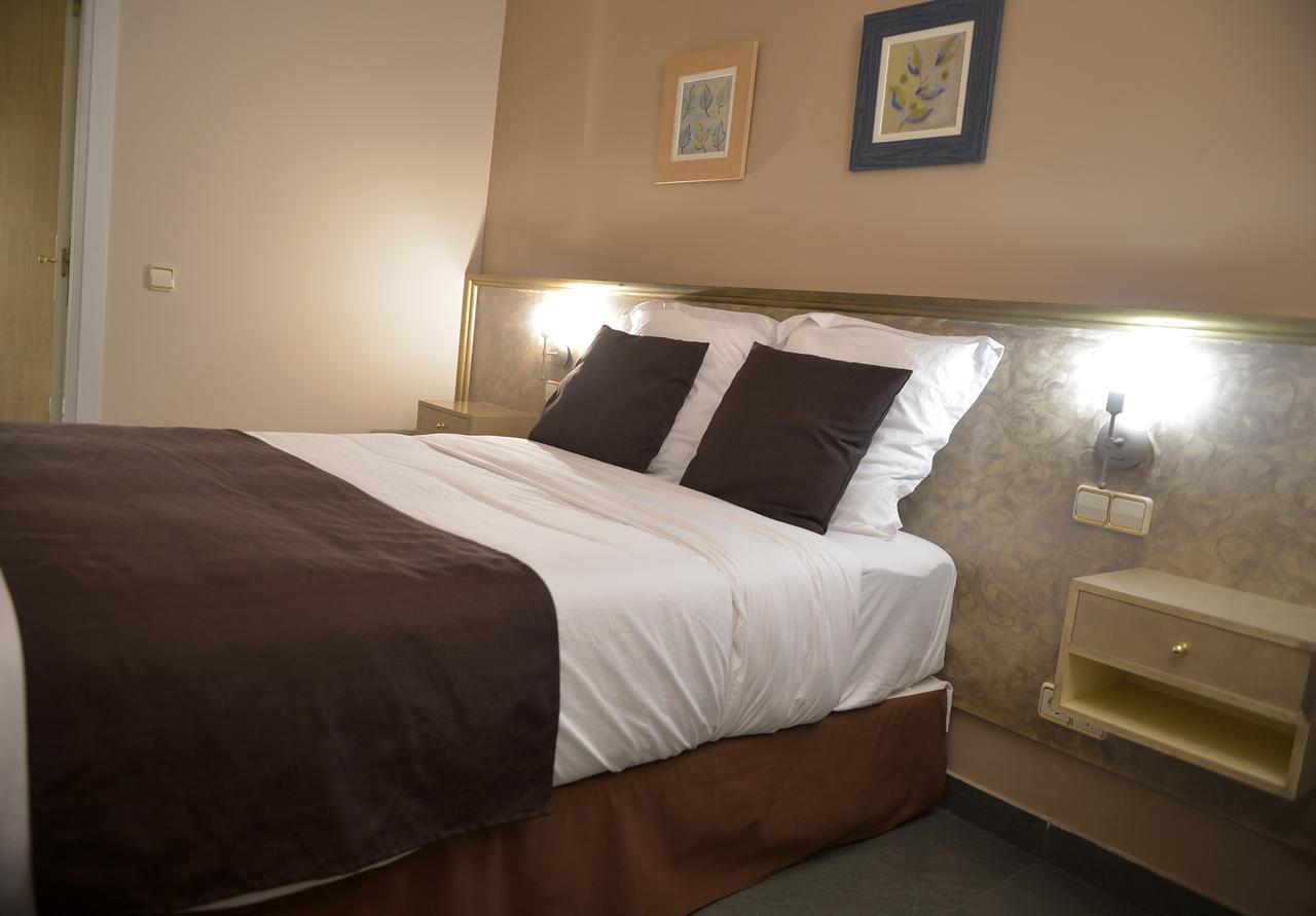 Hotel Velilla เบลีญา เด ซานอันโตนิโอ ภายนอก รูปภาพ