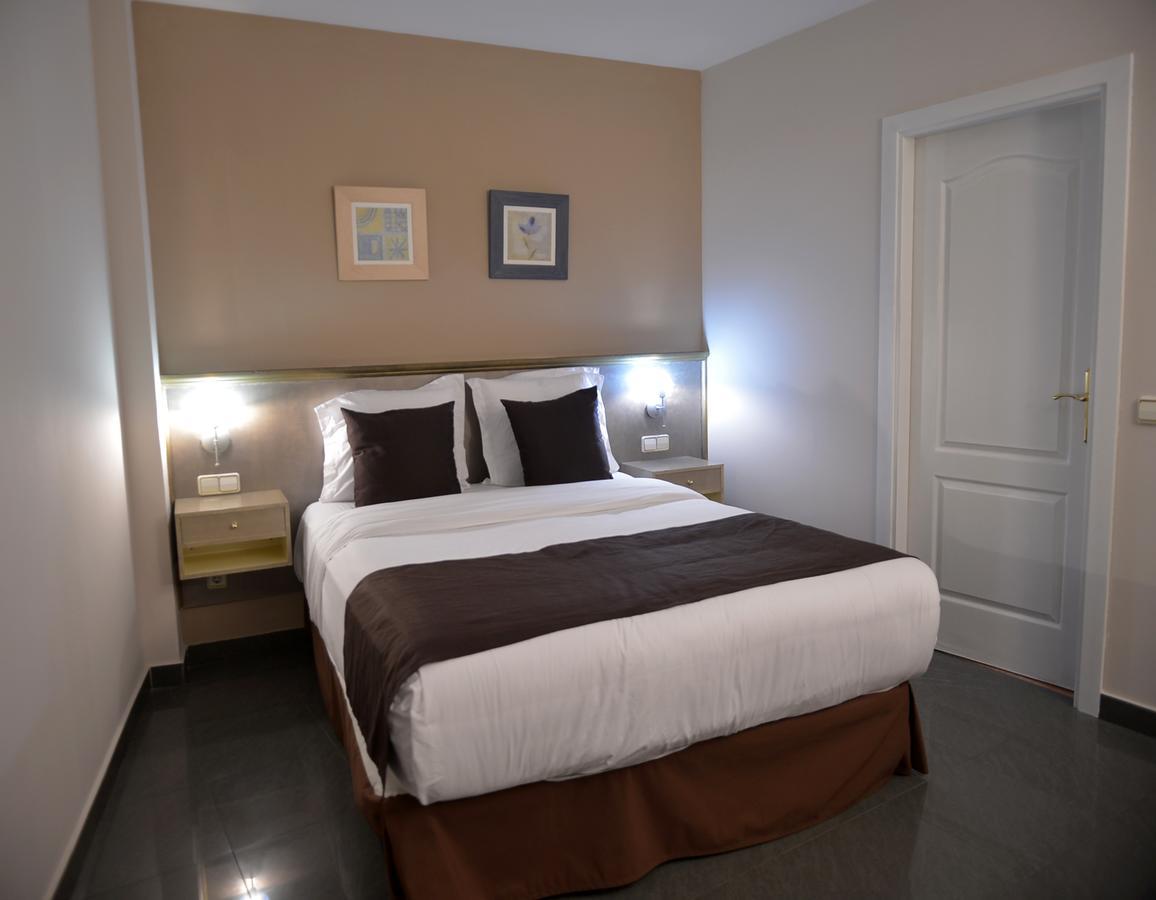 Hotel Velilla เบลีญา เด ซานอันโตนิโอ ภายนอก รูปภาพ