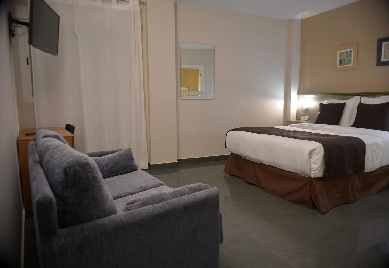 Hotel Velilla เบลีญา เด ซานอันโตนิโอ ภายนอก รูปภาพ