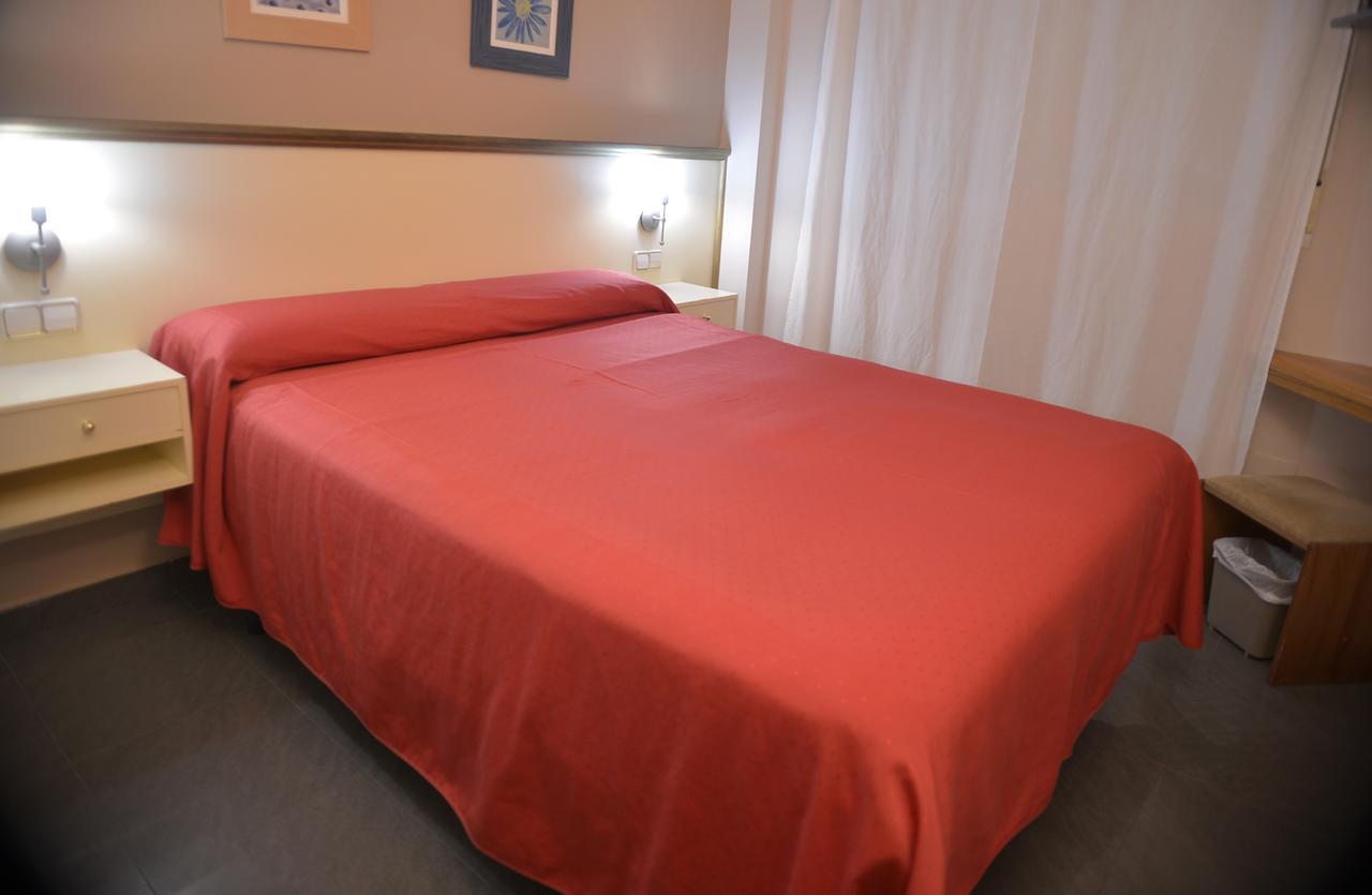 Hotel Velilla เบลีญา เด ซานอันโตนิโอ ภายนอก รูปภาพ