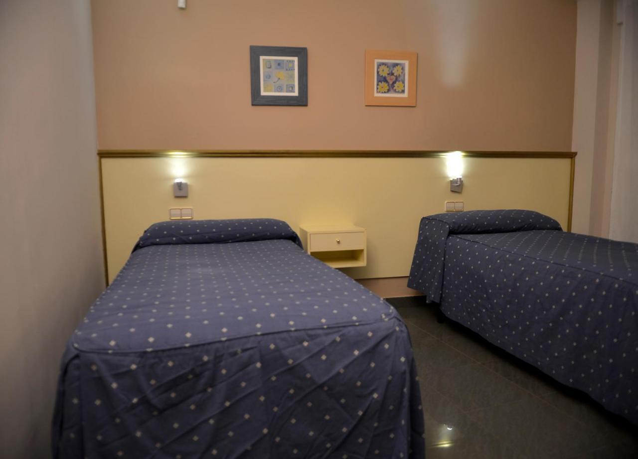 Hotel Velilla เบลีญา เด ซานอันโตนิโอ ภายนอก รูปภาพ
